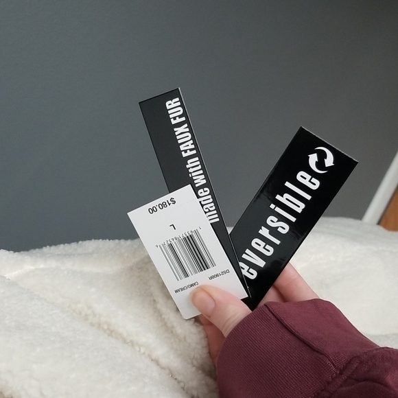 Camo Sherpa Reversible Jacket NWT. - Picture 9 of 10